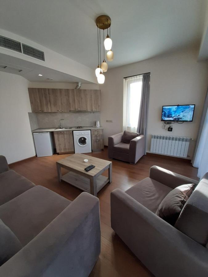 Deluxe Apartment In The City Center 2 Rooms เยเรวาน ภายนอก รูปภาพ