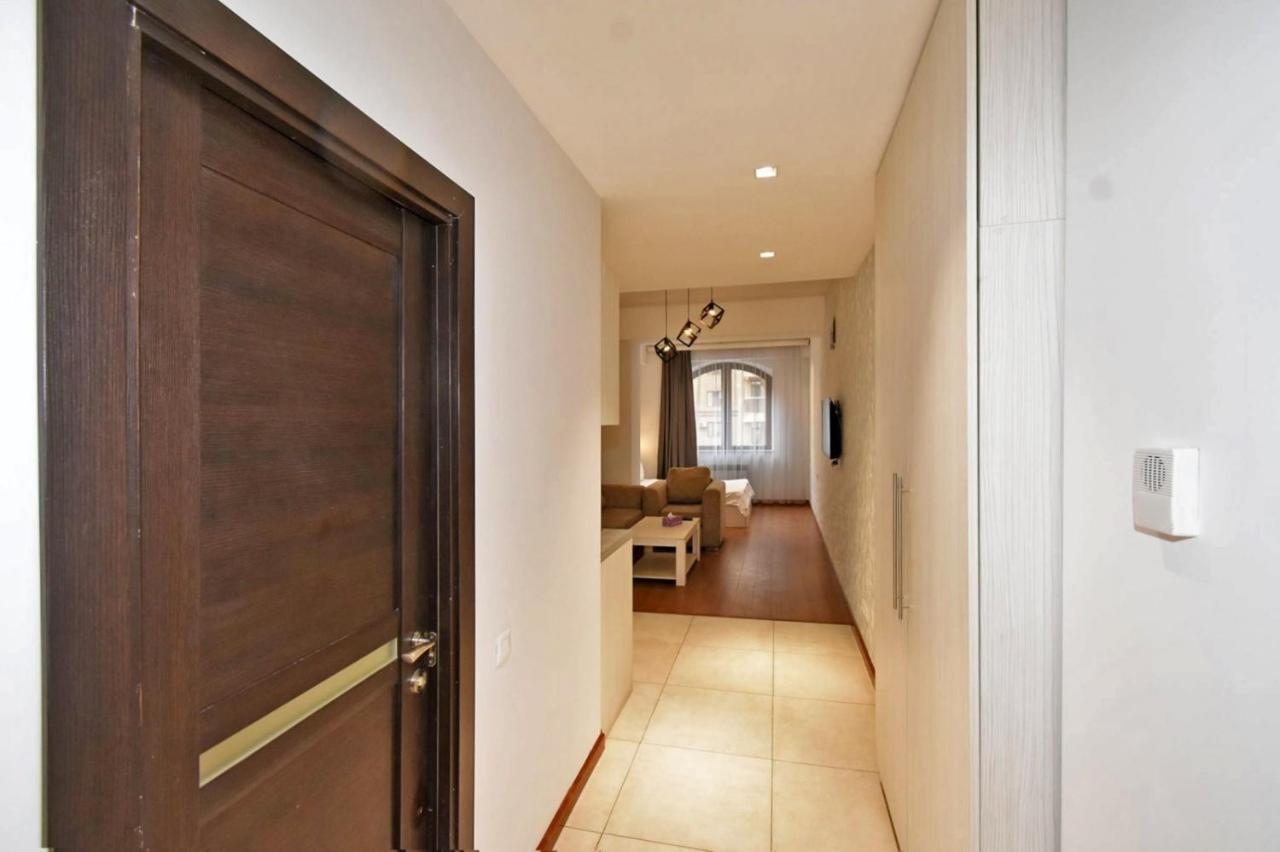 Deluxe Apartment In The City Center 2 Rooms เยเรวาน ภายนอก รูปภาพ