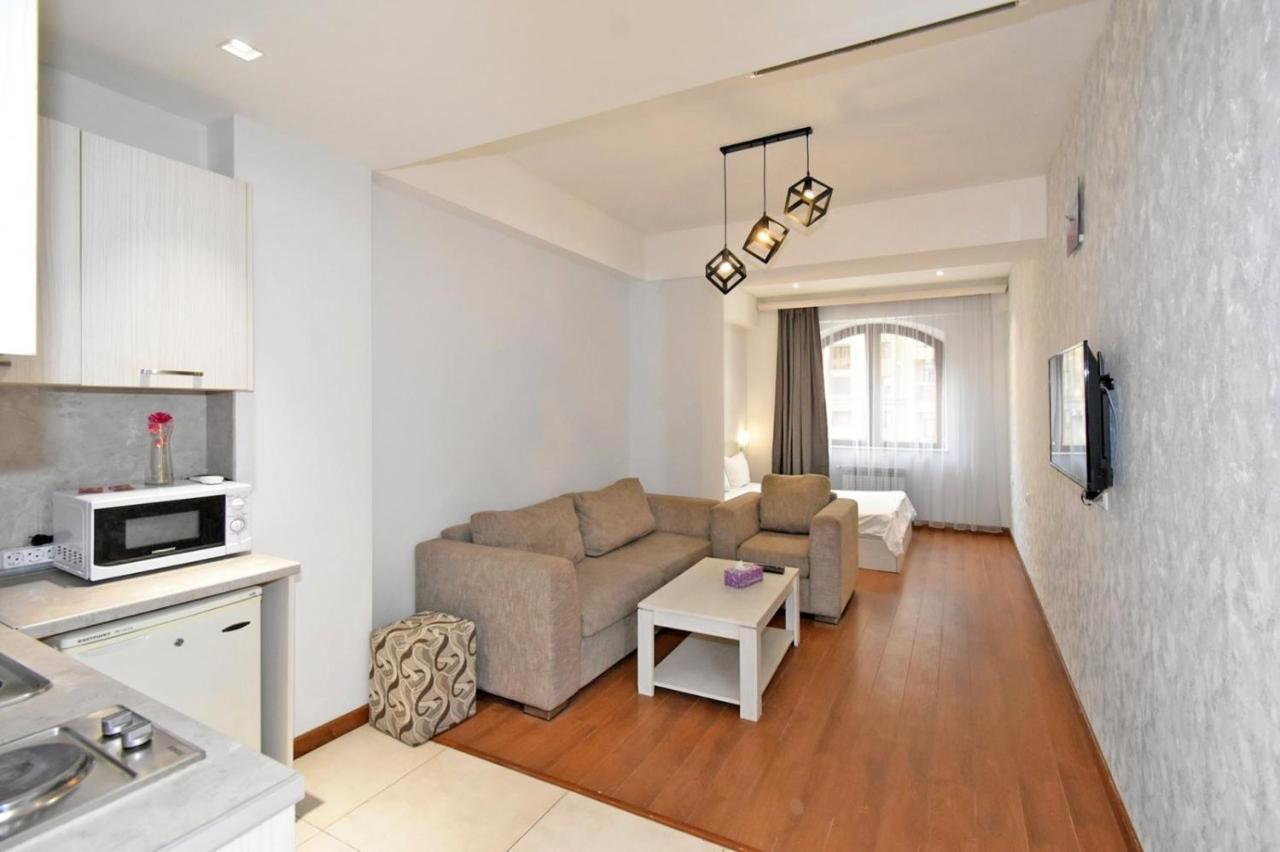 Deluxe Apartment In The City Center 2 Rooms เยเรวาน ภายนอก รูปภาพ