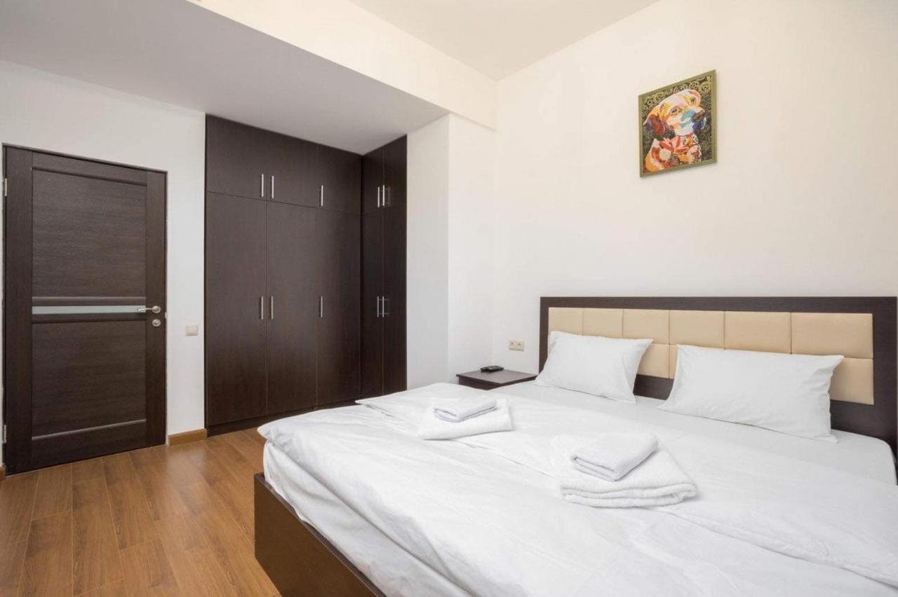 Deluxe Apartment In The City Center 2 Rooms เยเรวาน ภายนอก รูปภาพ