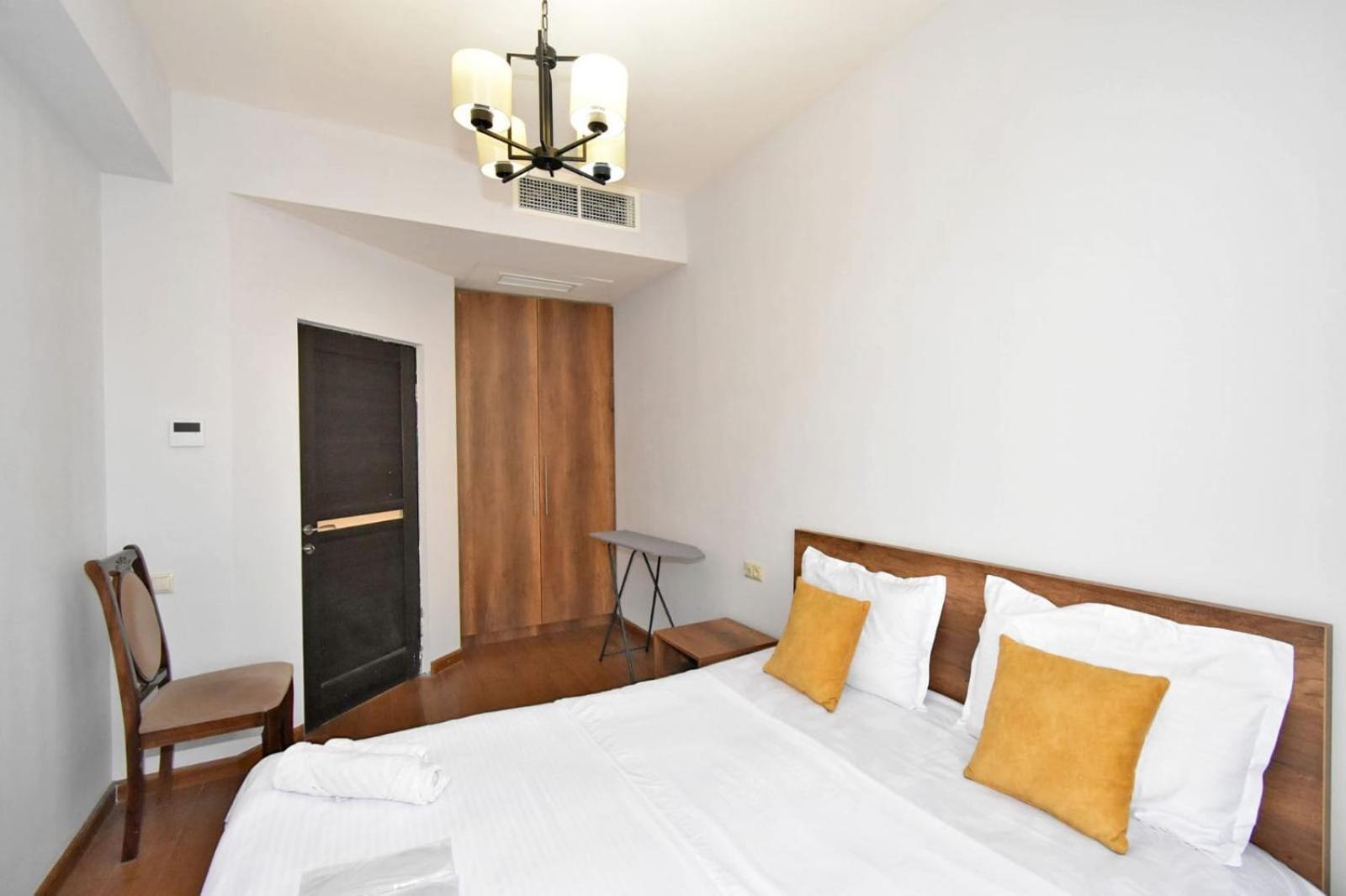 Deluxe Apartment In The City Center 2 Rooms เยเรวาน ภายนอก รูปภาพ